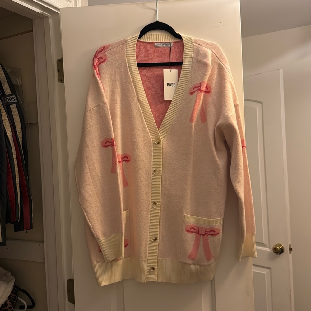 bow cardigan